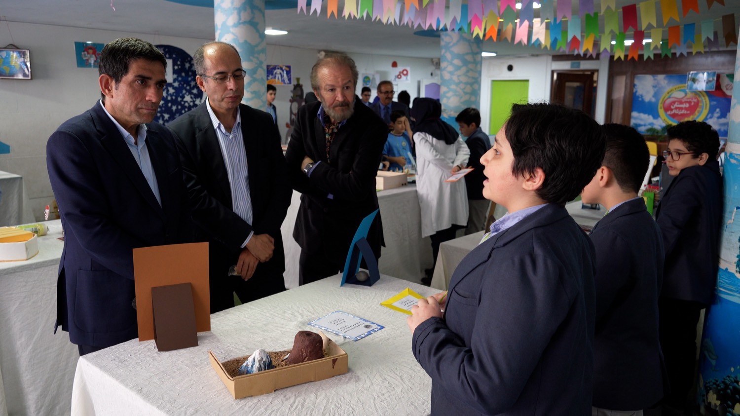 نمایشگاه دستاوردهای علمی تیزهوشان